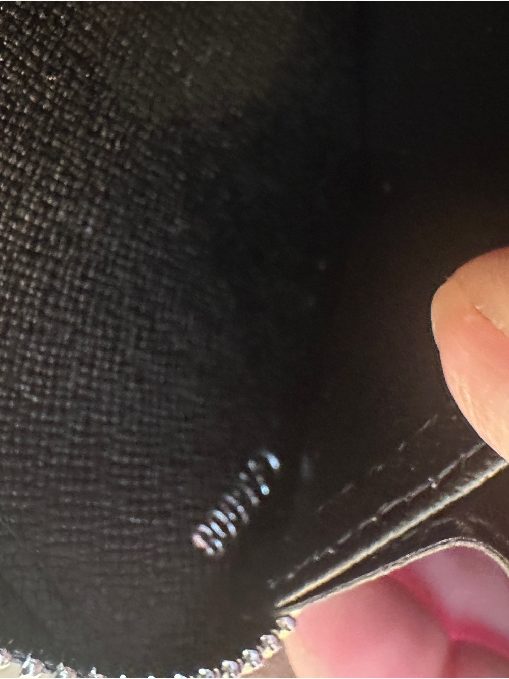 Louis Vuitton Black Zippy Wallet - Picture 4 of 8